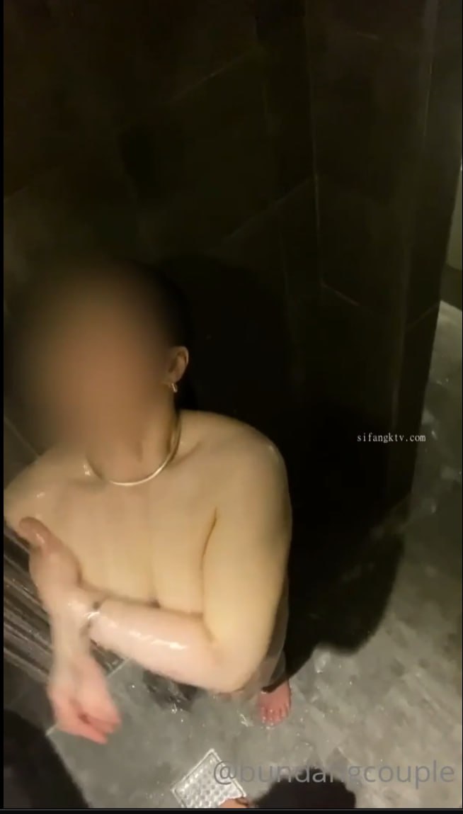 【2023-06-12】Fuxxing boobs in the car
